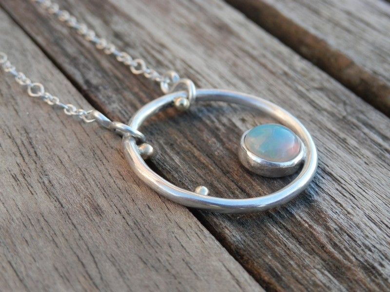 Collier Ras de cou Cercle: Opale Ethiopienne, Argent 925, Or 18k
